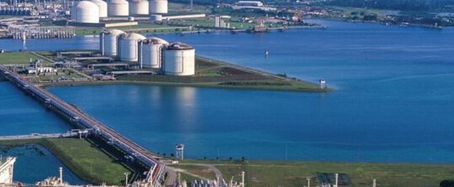 carousel lng-vessel.jpg